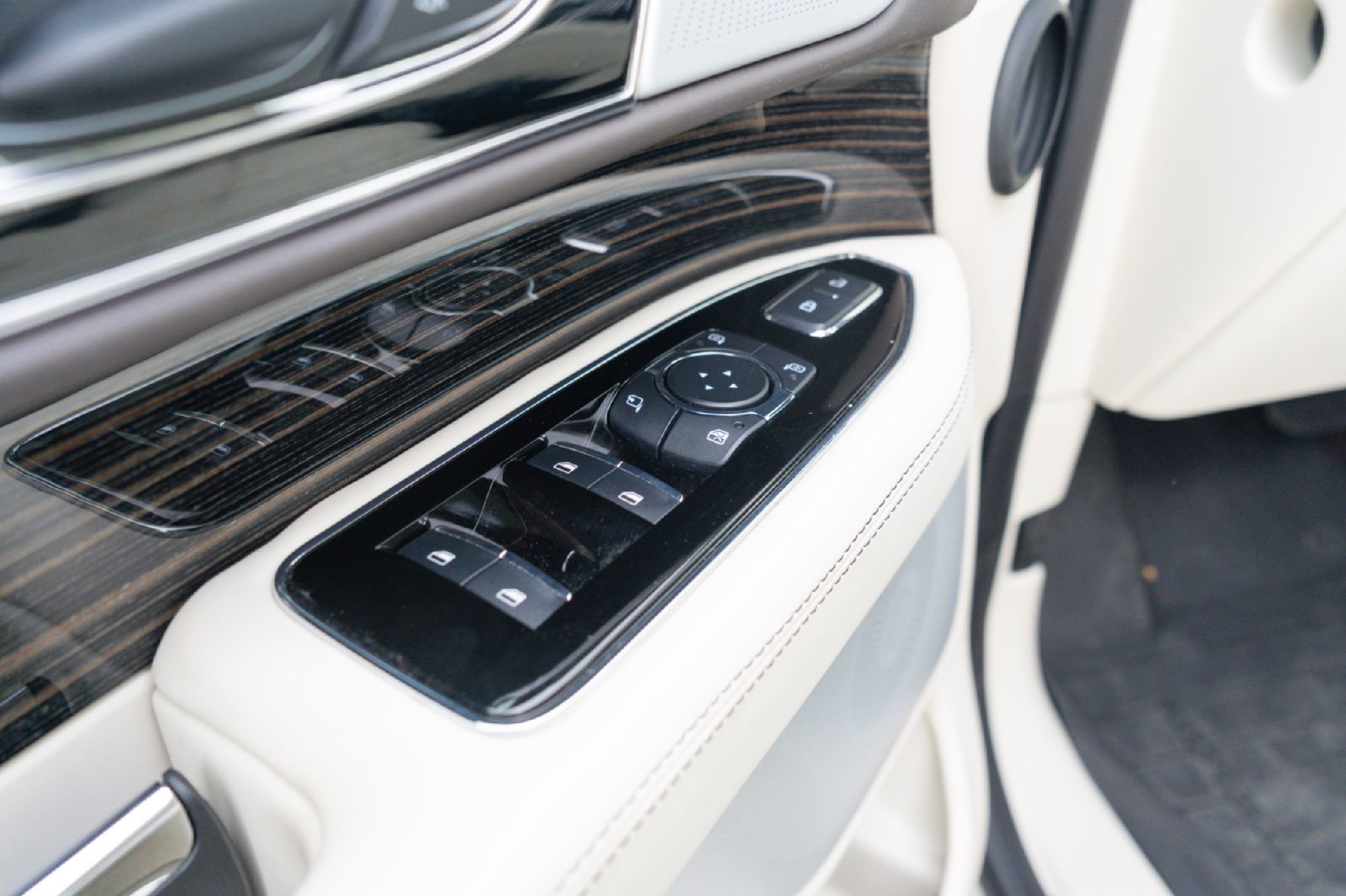 Used 2024 Lincoln Navigator Black Label AWD/4WD image 21