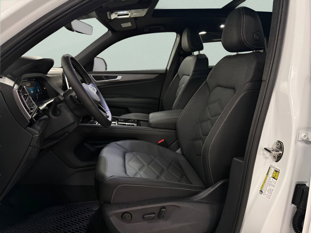 New 2026 Volkswagen Atlas Cross Sport SE image 17