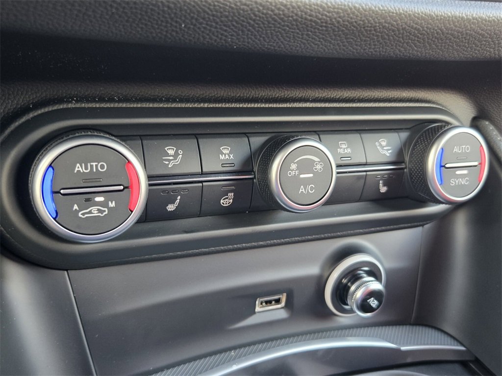 New 2026 Alfa Romeo Stelvio Sprint w/ Convenience Package image 9