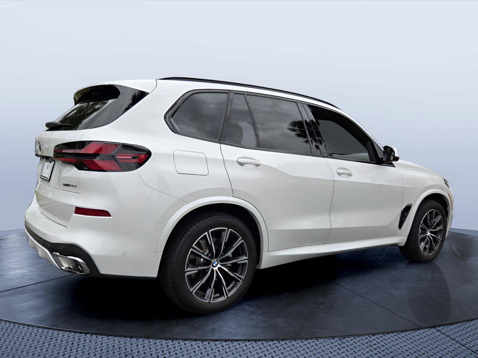 Certified 2026 BMW X5 sDrive40i w/ M Sport Package RWD image 6