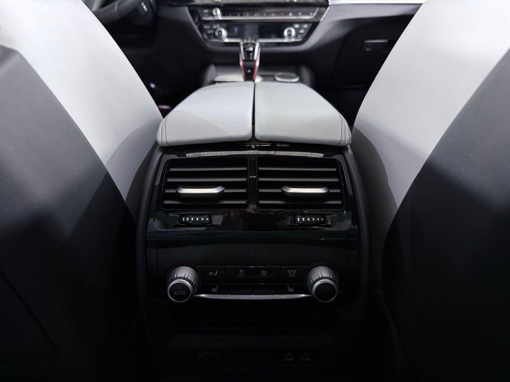 Used 2020 BMW M5 w/ Executive Package image 43