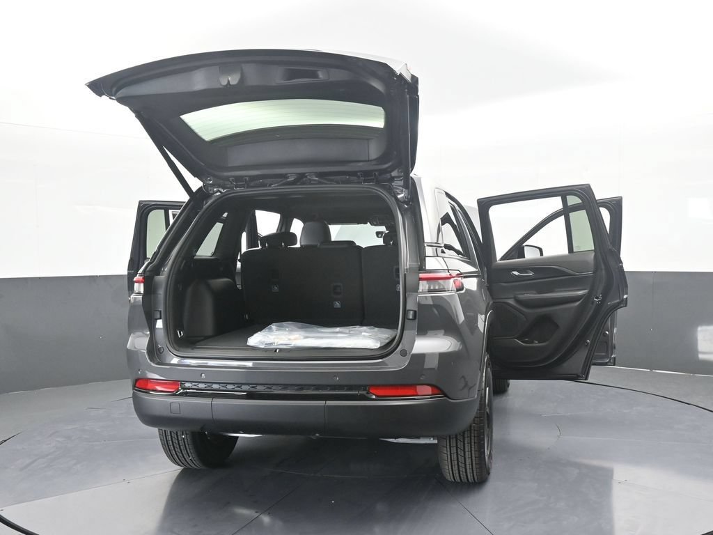 New 2025 Jeep Grand Cherokee Altitude AWD/4WD image 66