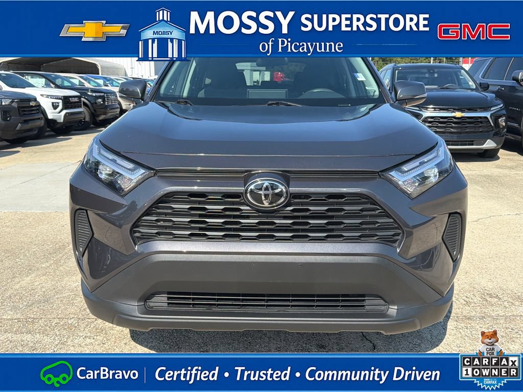 Used 2025 Toyota RAV4 XLE AWD/4WD image 11