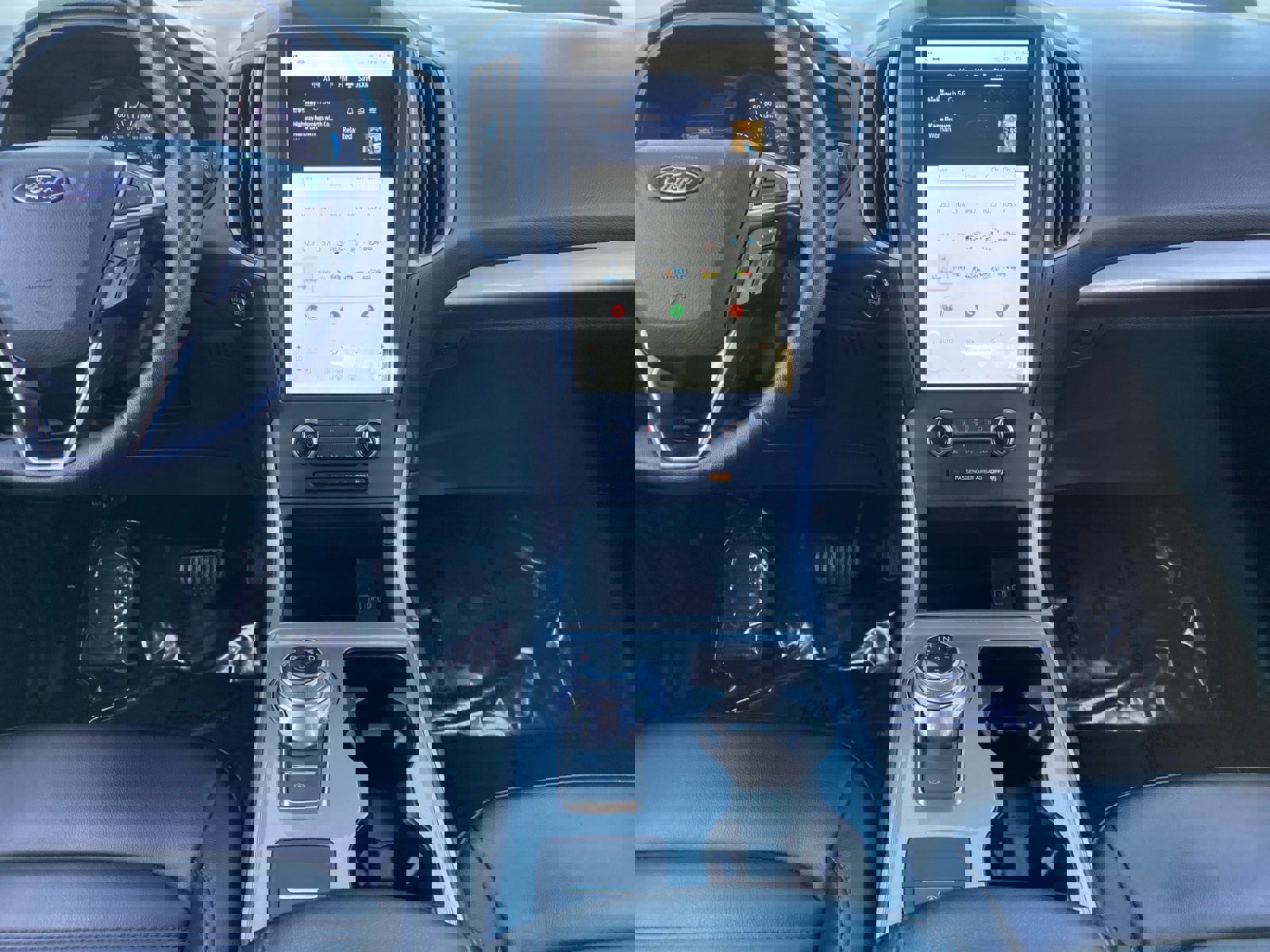 Used 2024 Ford Edge SEL w/ Convenience Package image 11