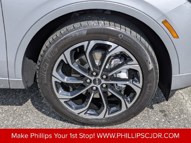 Used 2025 Lincoln Nautilus Reserve AWD/4WD image 10