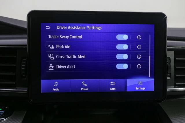 Used 2020 Ford Explorer XLT w/ Equipment Group 202A AWD/4WD image 25
