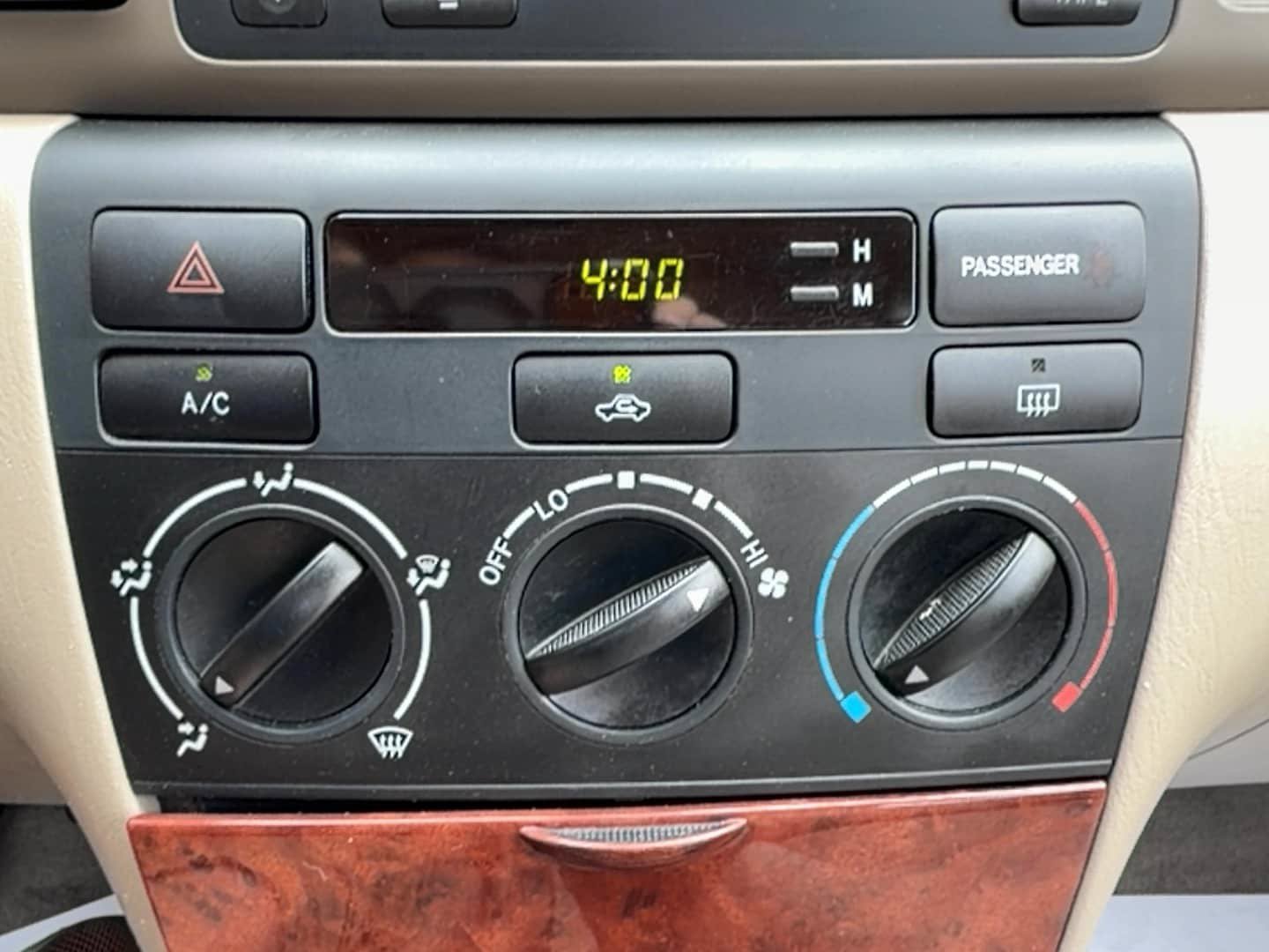 Used 2004 Toyota Corolla LE FWD image 10