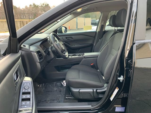 Used 2024 Nissan Rogue S image 30