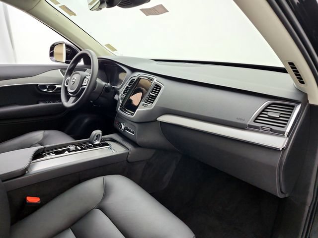 Certified 2025 Volvo XC90 B5 Core w/ Protection Package Premier AWD/4WD image 13