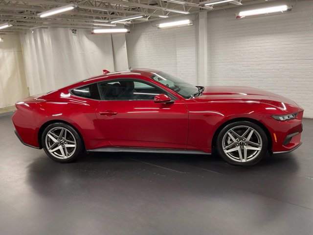 Used 2024 Ford Mustang Coupe RWD image 6