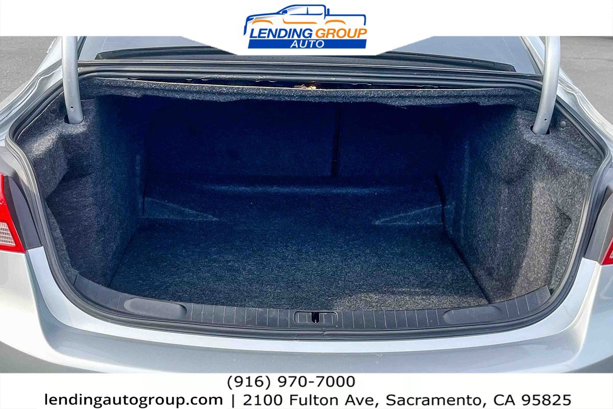 Used 2017 Chevrolet Impala LT image 23