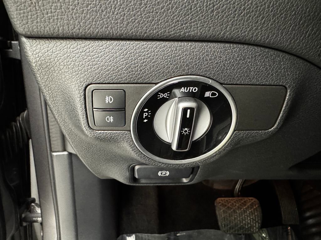 Used 2017 Mercedes-Benz GLA 250 4MATIC image 28