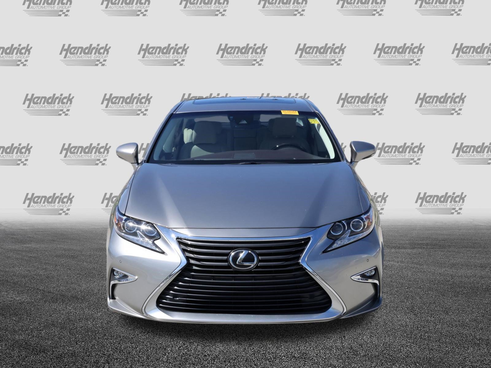 Used 2018 Lexus ES 350 350 w/ Luxury Package w/Wood Trim image 3