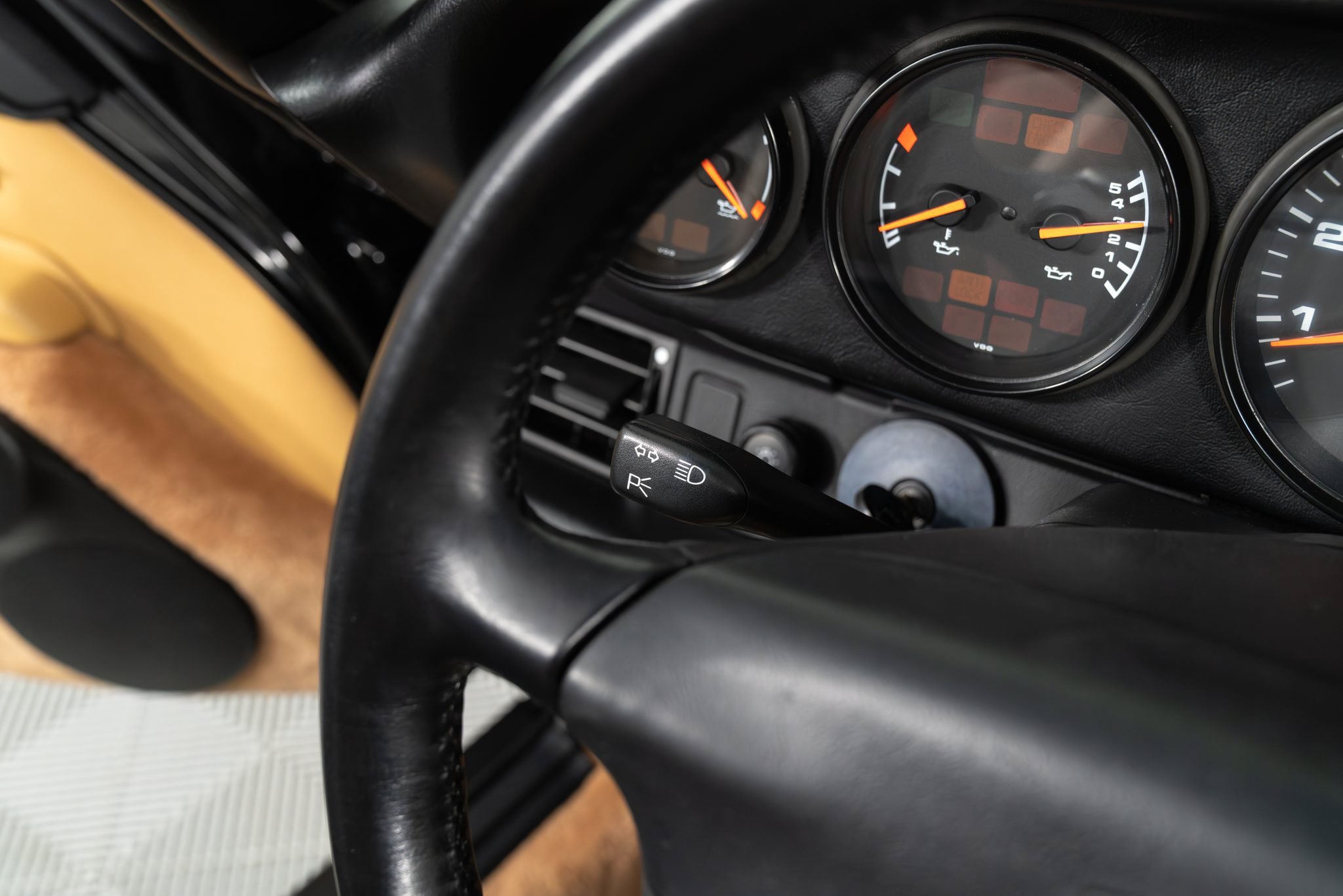 Used 1996 Porsche 911 Carrera RWD image 33