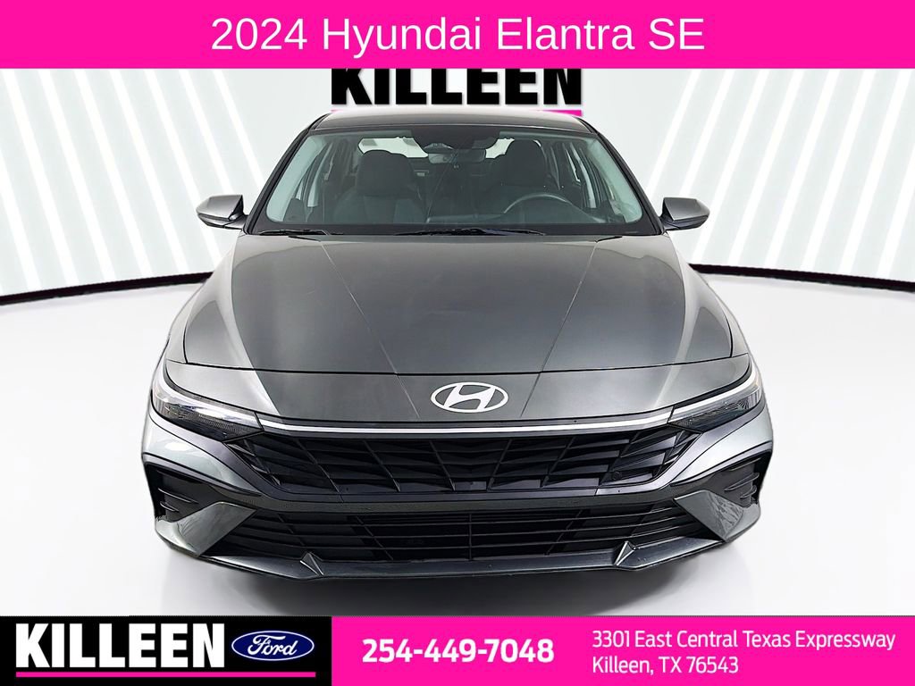 Used 2024 Hyundai Elantra SE image 2