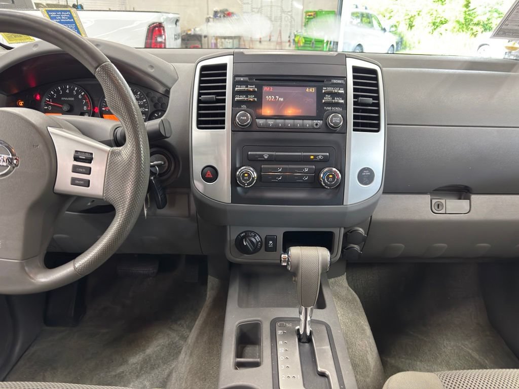 Used 2014 Nissan Frontier SV AWD/4WD image 16