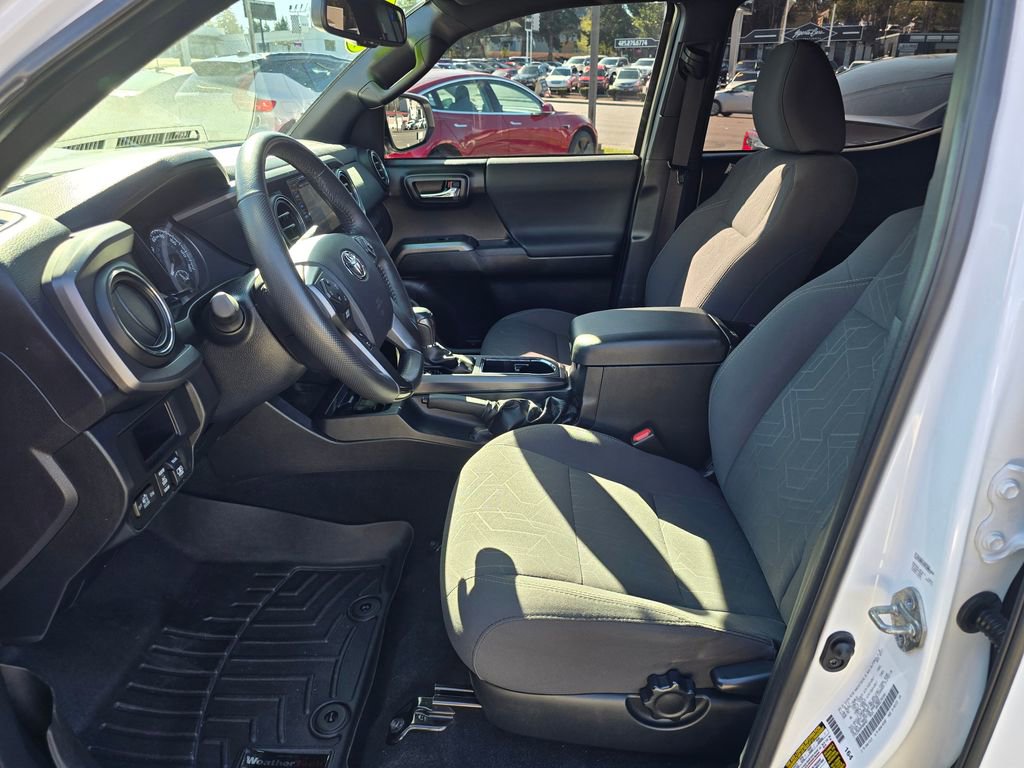 Used 2017 Toyota Tacoma TRD Sport w/ Tow Package (A/T) AWD/4WD image 16
