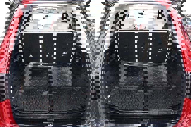 Used 2021 Mercedes-Benz GLB 250 4MATIC w/ Premium Package image 25