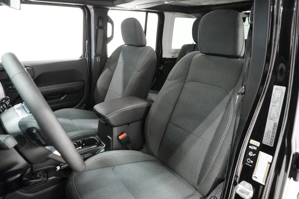 Certified 2025 Jeep Wrangler Unlimited Sahara image 12