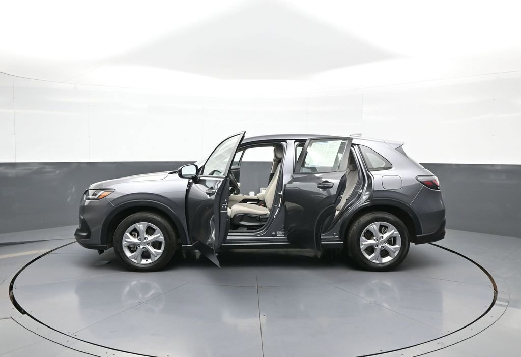 Certified 2023 Honda HR-V LX image 41