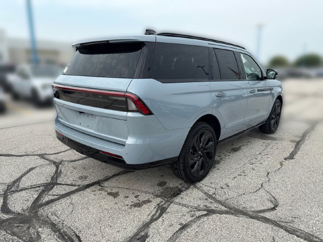 New 2027 Lincoln Navigator Reserve w/ Jet Appearance Package AWD/4WD image 6