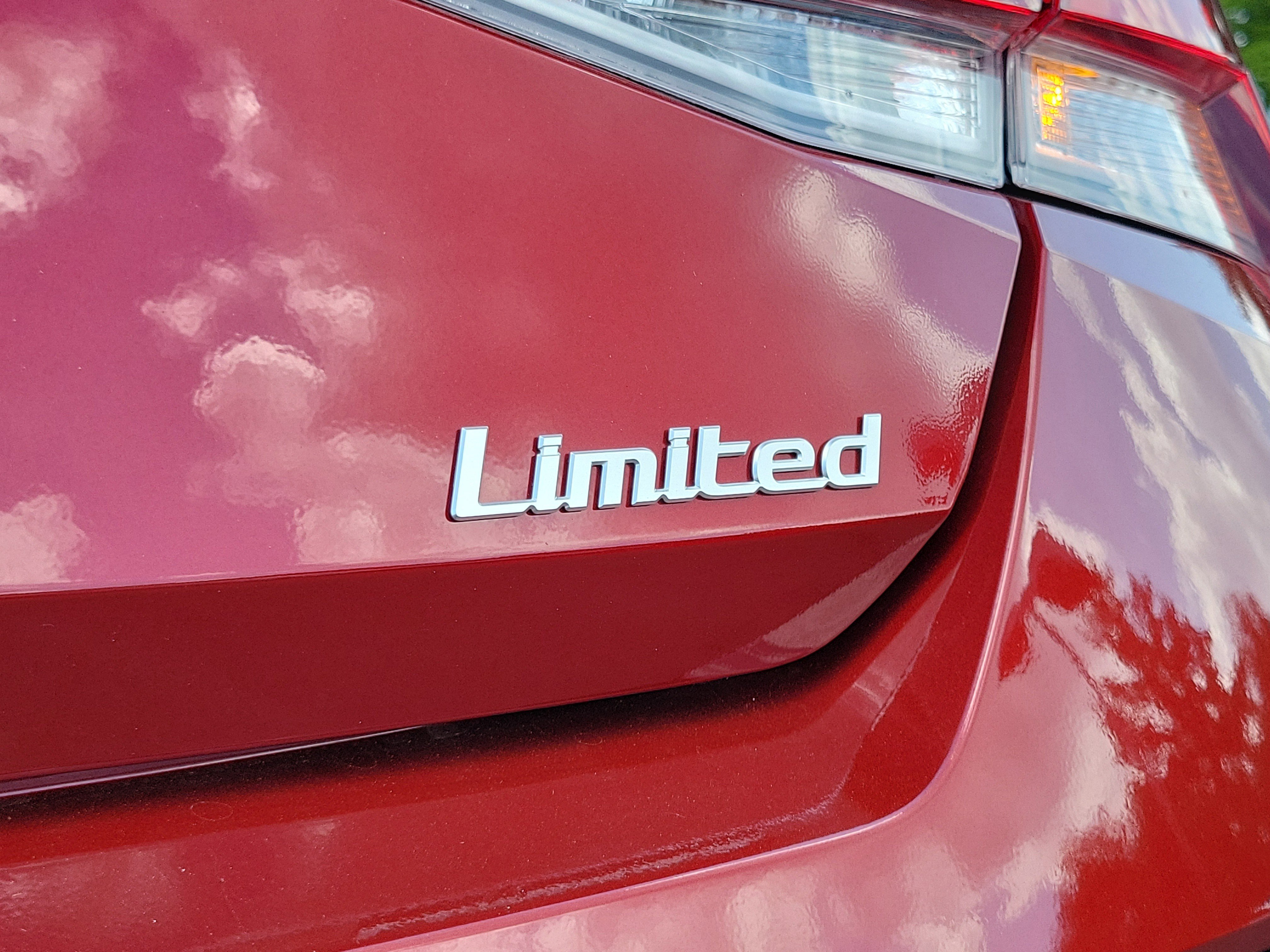 New 2025 Hyundai Elantra Limited FWD image 7