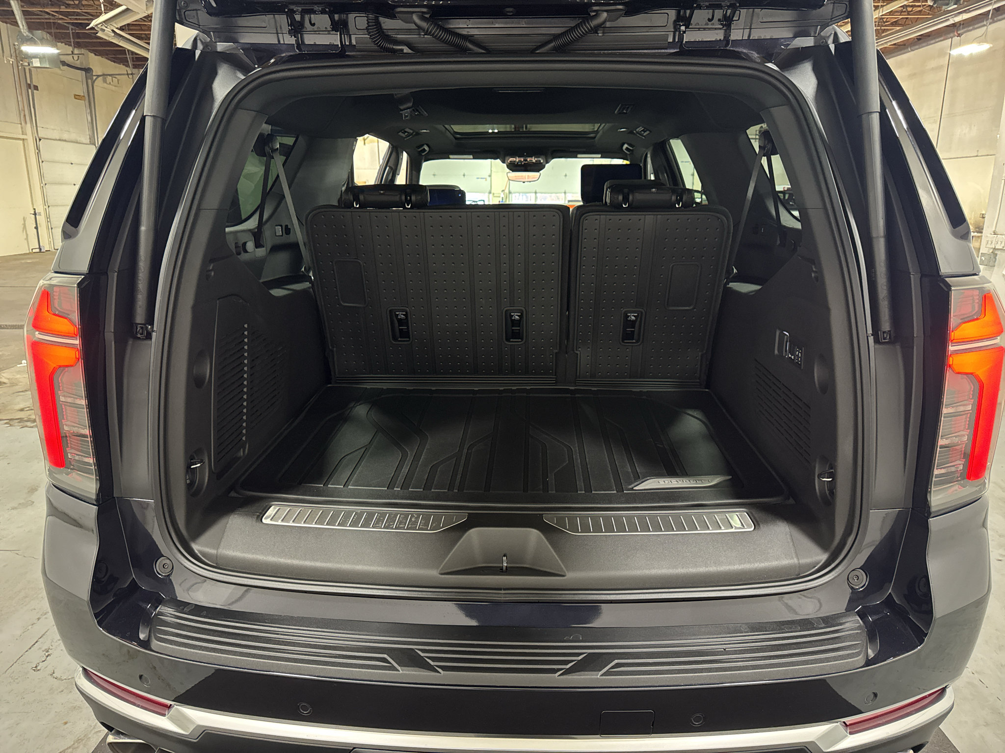 New 2027 Chevrolet Suburban High Country AWD/4WD image 41