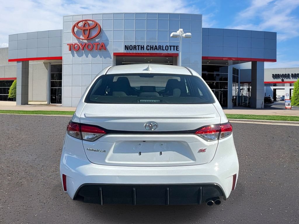 Used 2024 Toyota Corolla SE w/ SE Premium Package FWD image 7