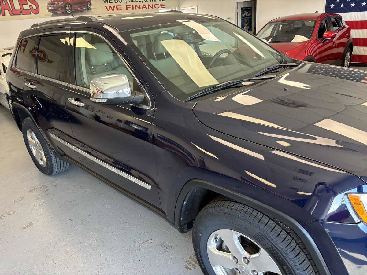 Used 2013 Jeep Grand Cherokee Limited w/ Luxury Group II RWD image 39