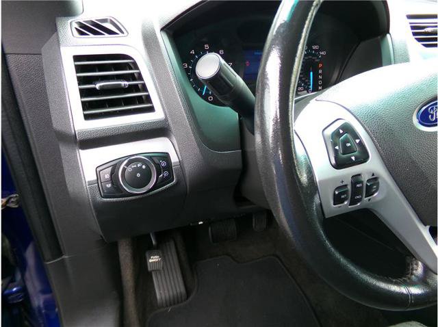 Used 2013 Ford Explorer XLT AWD/4WD image 25
