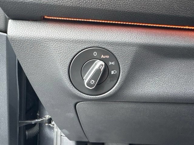 Used 2024 Volkswagen Jetta SEL FWD image 9