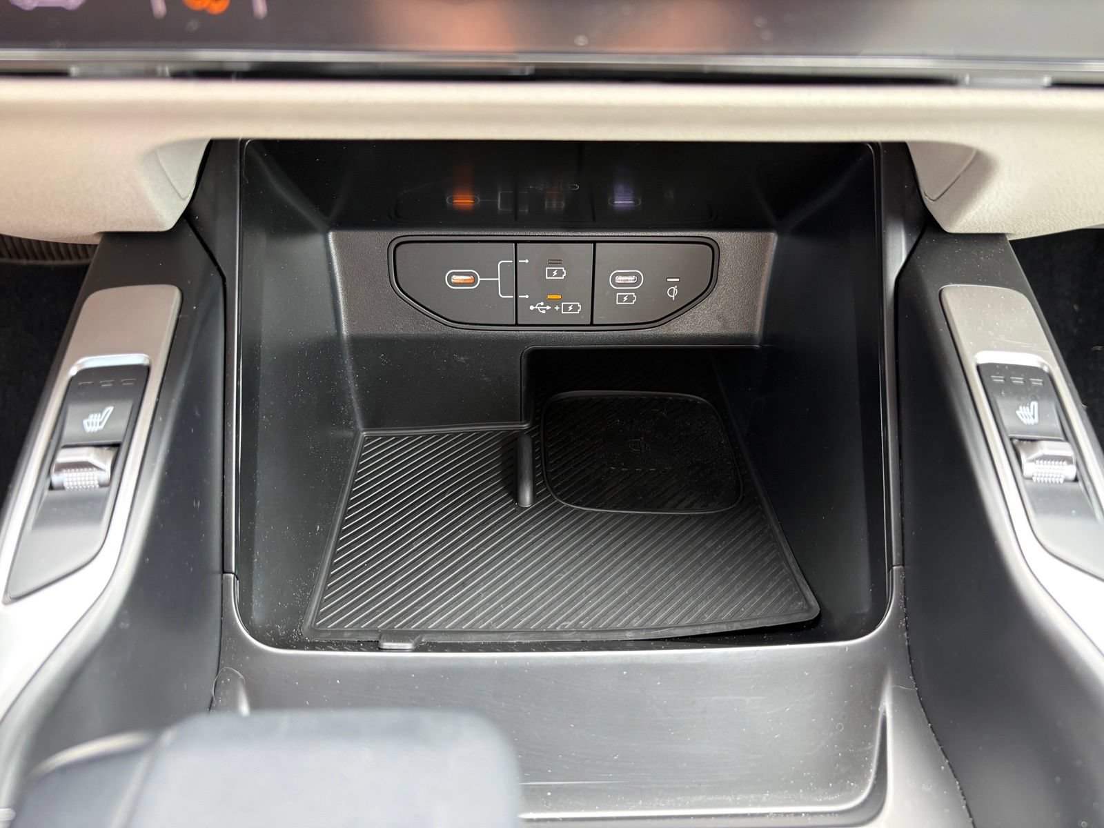 Used 2025 Kia Sorento S FWD image 20