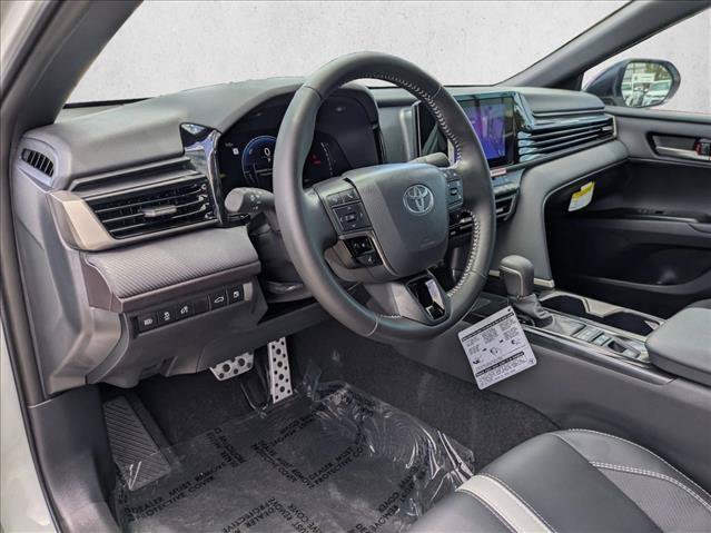 New 2026 Toyota Camry Hybrid FWD image 2