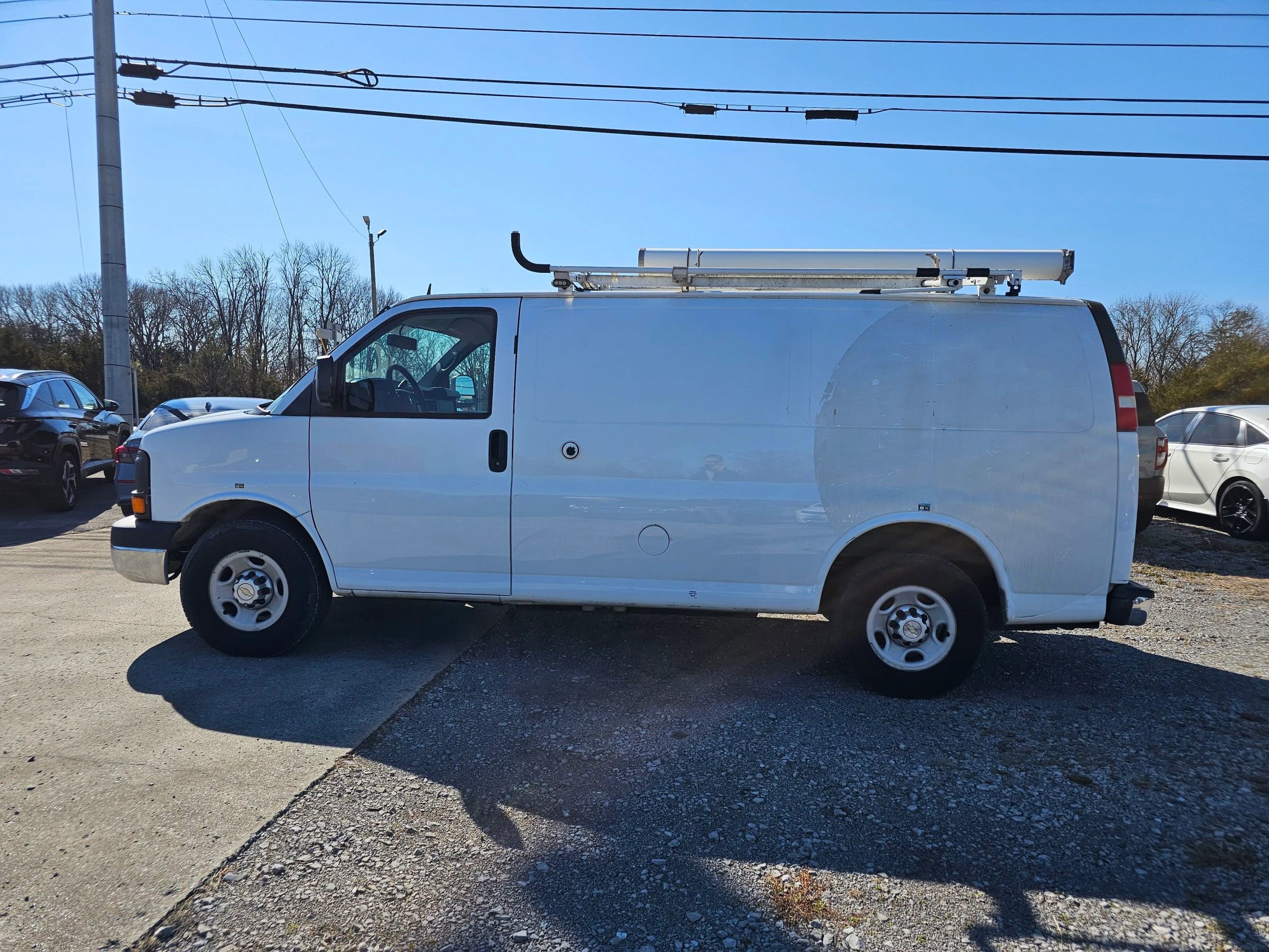 Used 2014 Chevrolet Express 2500 w/ Cold Climate Package image 7