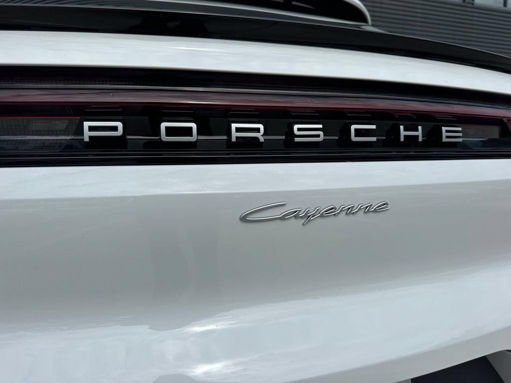 Used 2026 Porsche Cayenne Coupe AWD/4WD image 13