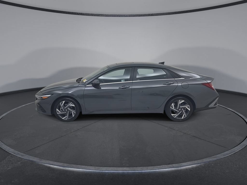 Used 2025 Hyundai Elantra SEL FWD image 9