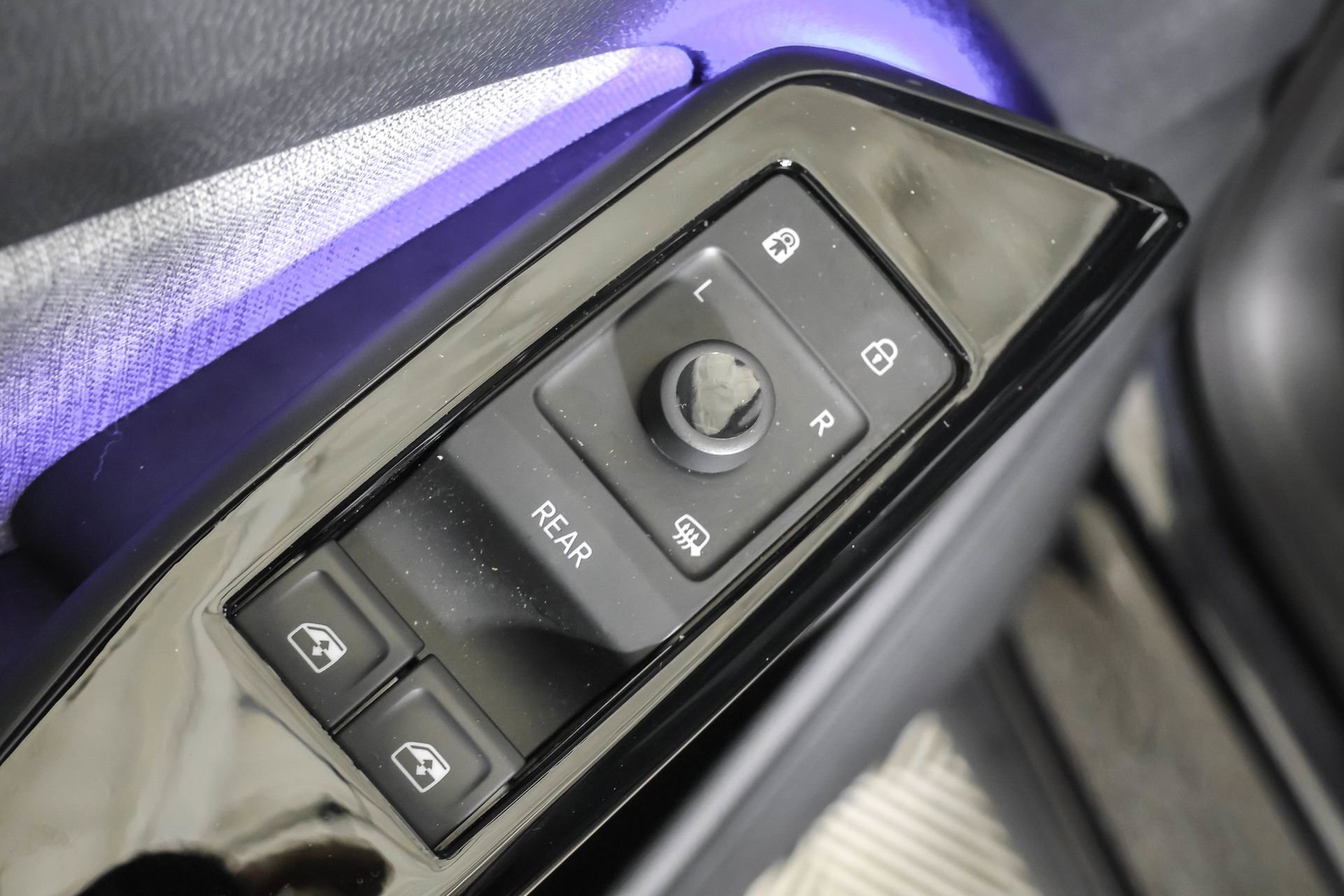 Used 2023 Volkswagen ID.4 2WD image 33