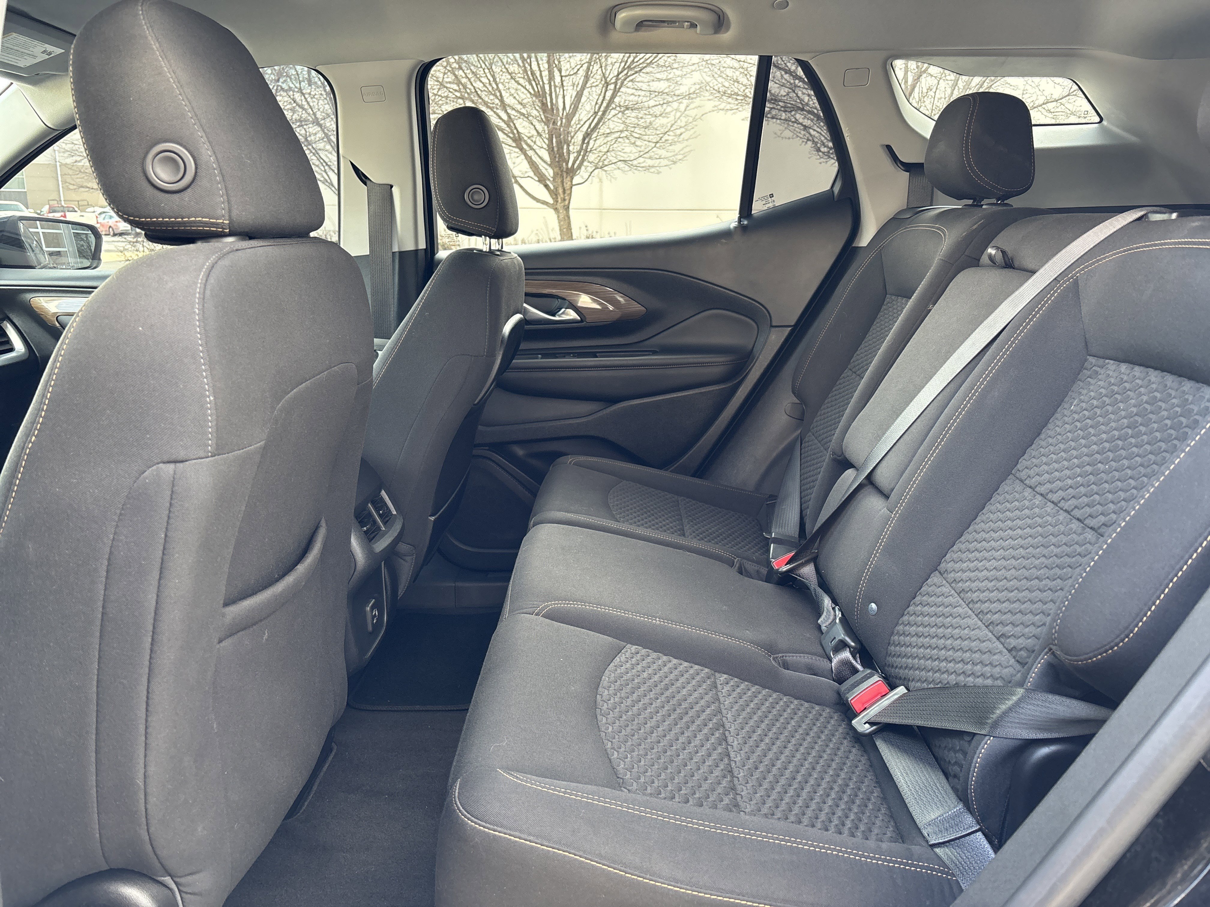 Used 2021 GMC Terrain SLE w/ Elevation Edition image 32