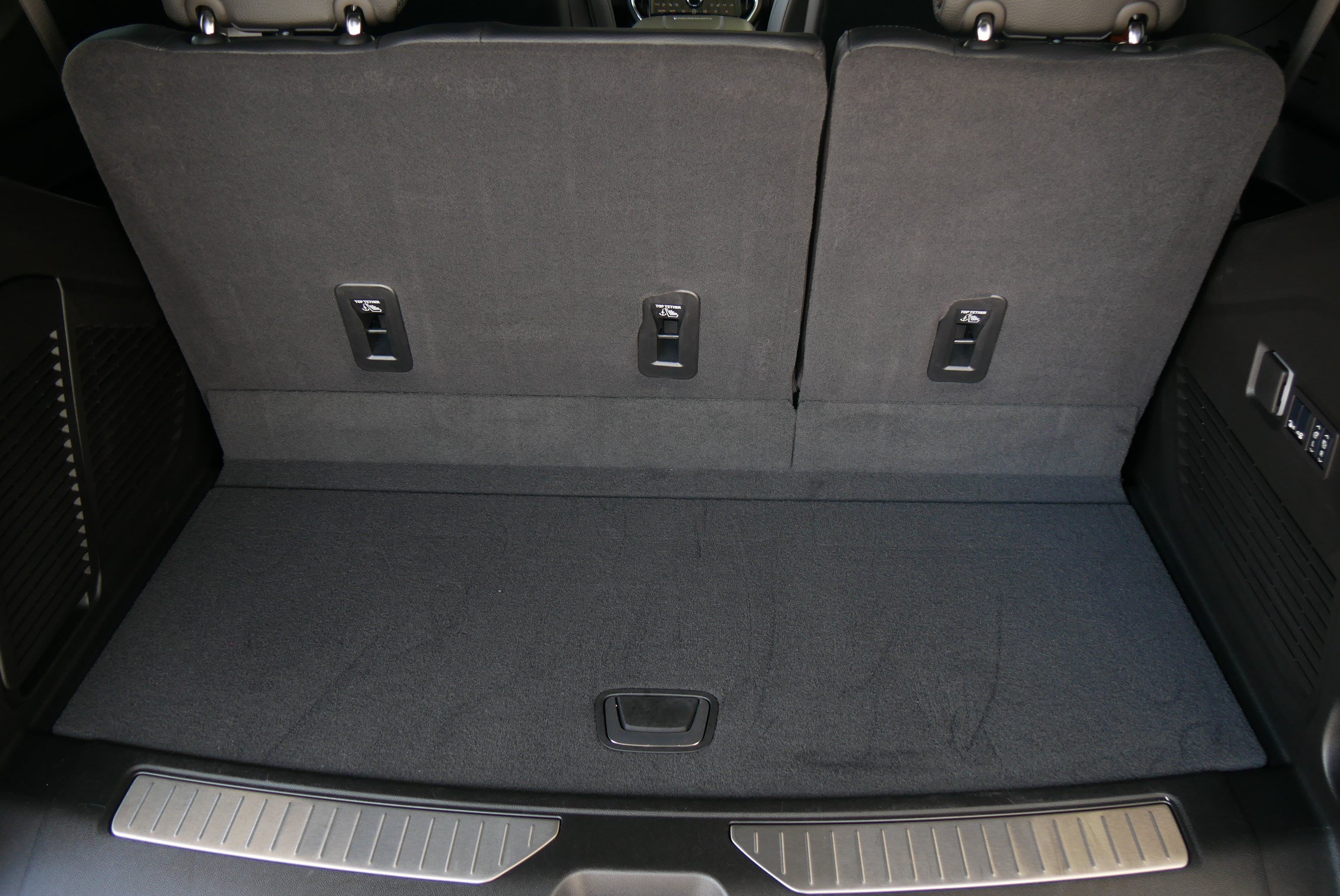 Used 2025 GMC Yukon Denali w/ Sun & Power Step Package AWD/4WD image 29