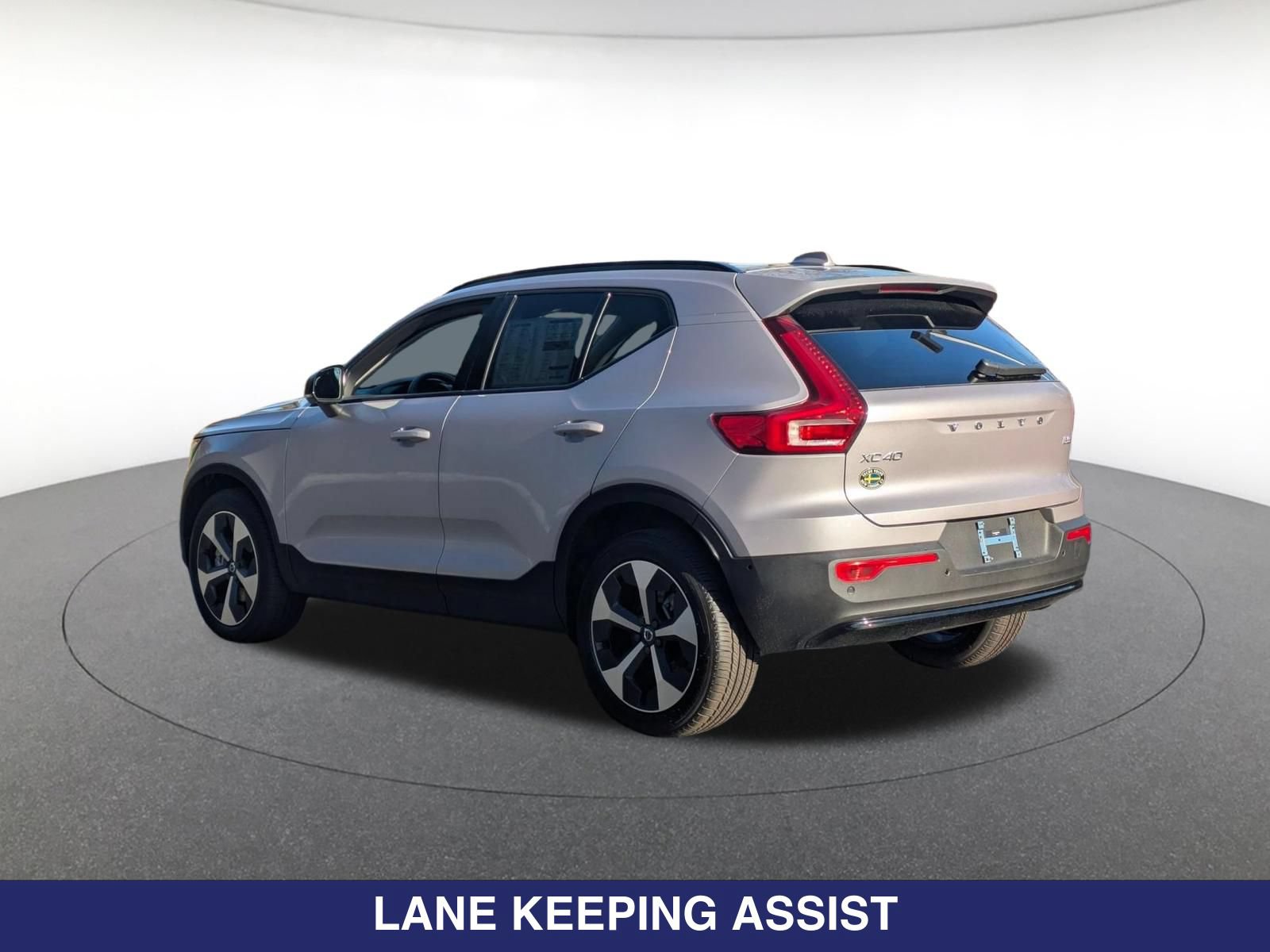 New 2026 Volvo XC40 B5 Plus w/ Protection Package Premier AWD/4WD image 8