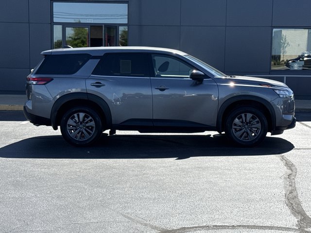 Certified 2024 Nissan Pathfinder S FWD image 2