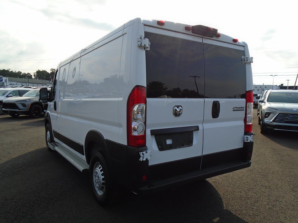Used 2025 RAM ProMaster 2500 w/ U-Haul Equipment Group FWD image 4