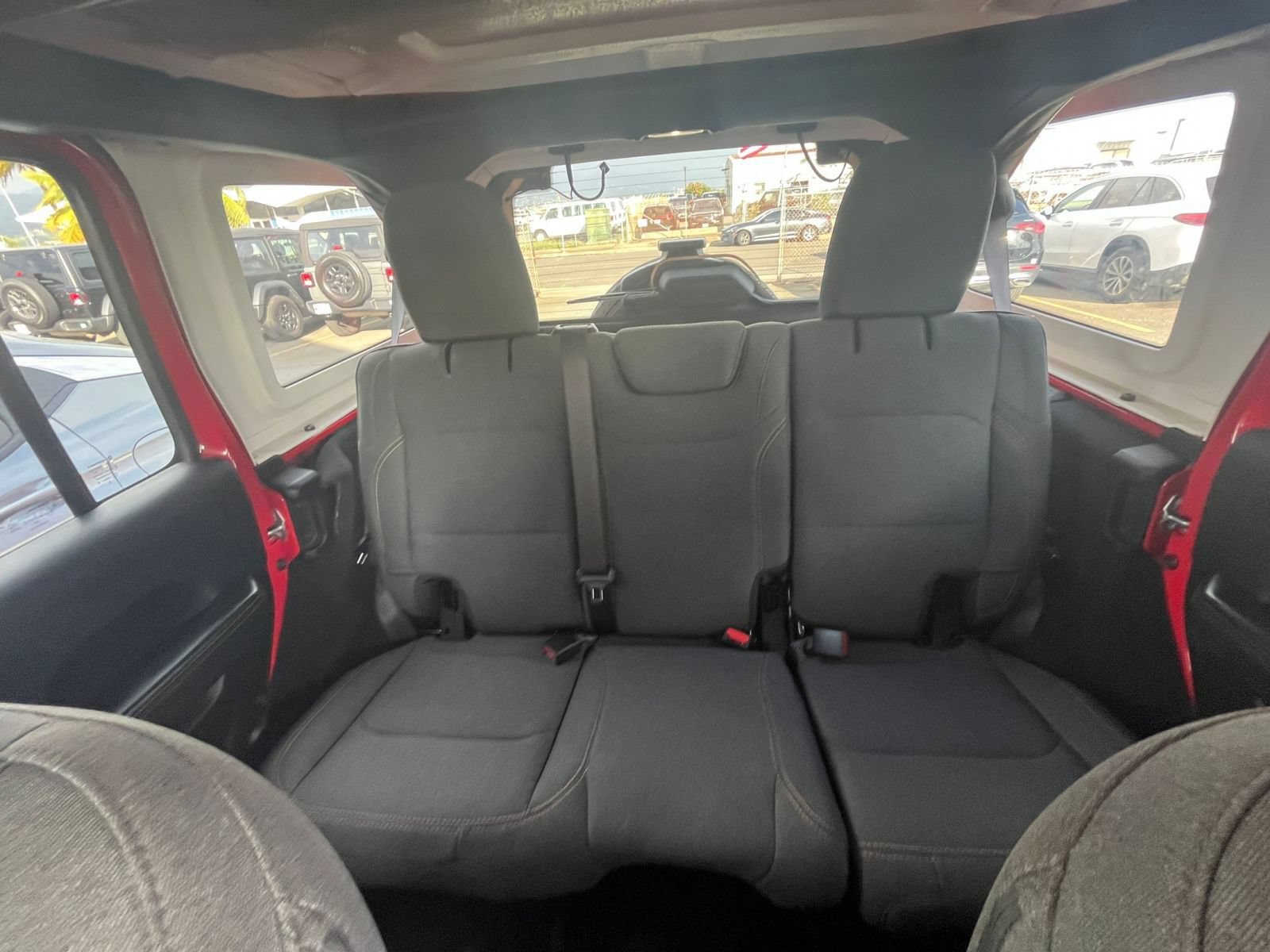 Used 2025 Jeep Wrangler Unlimited Sahara AWD/4WD image 37
