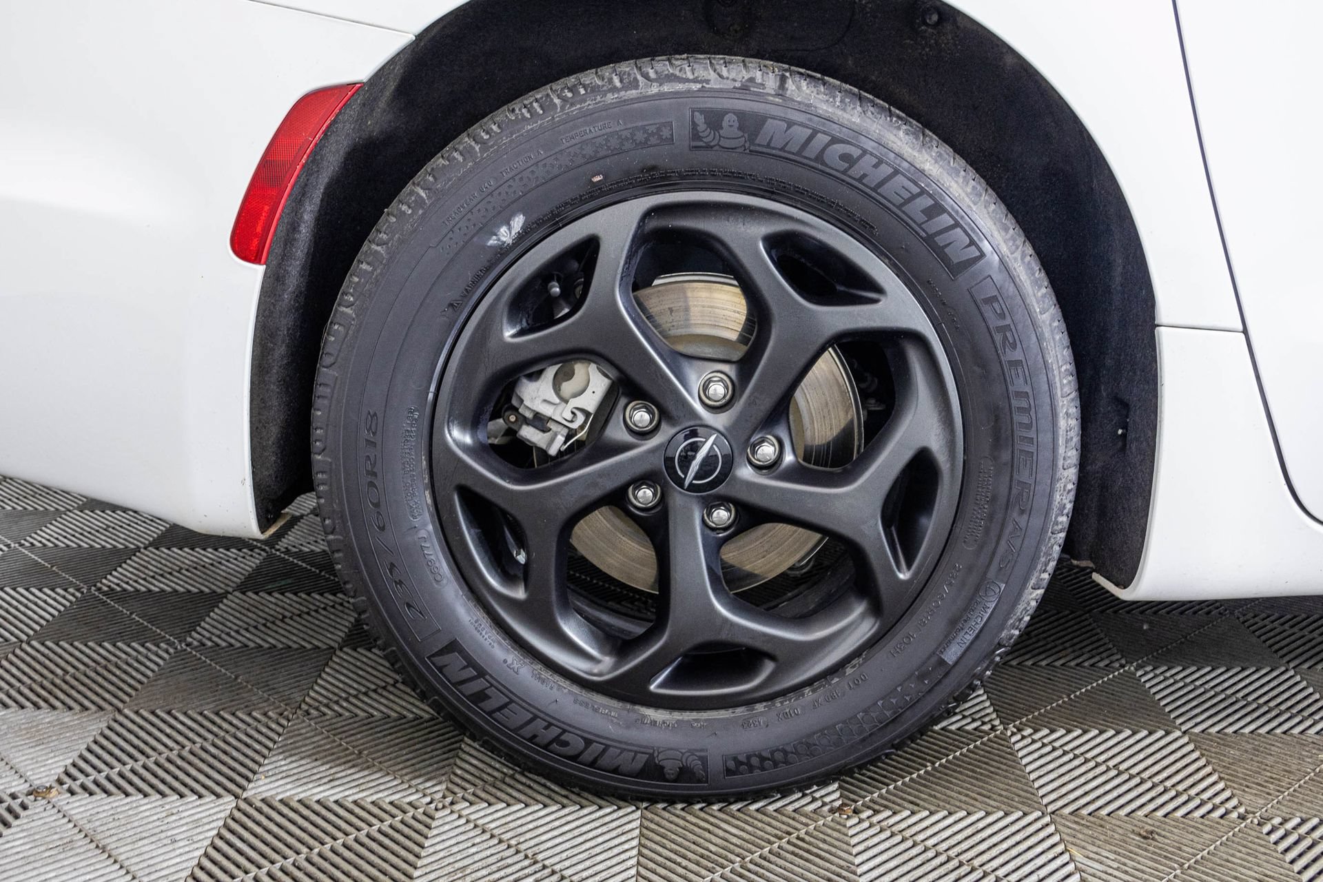 Used 2024 Chrysler Pacifica Limited FWD image 53