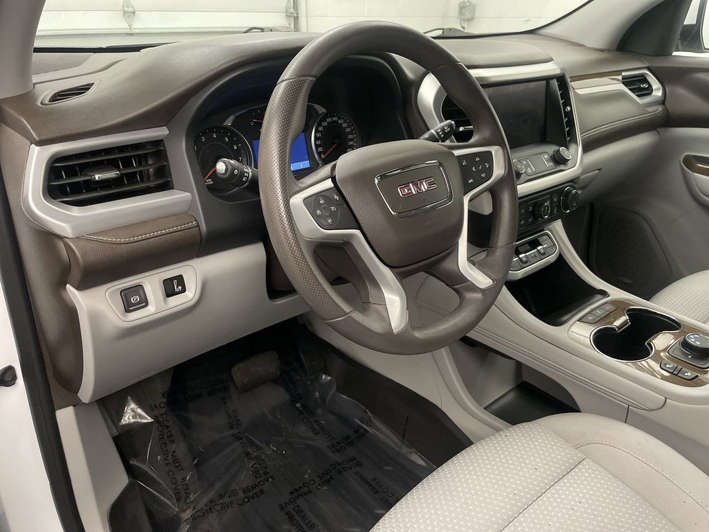 Used 2023 GMC Acadia SLE image 4