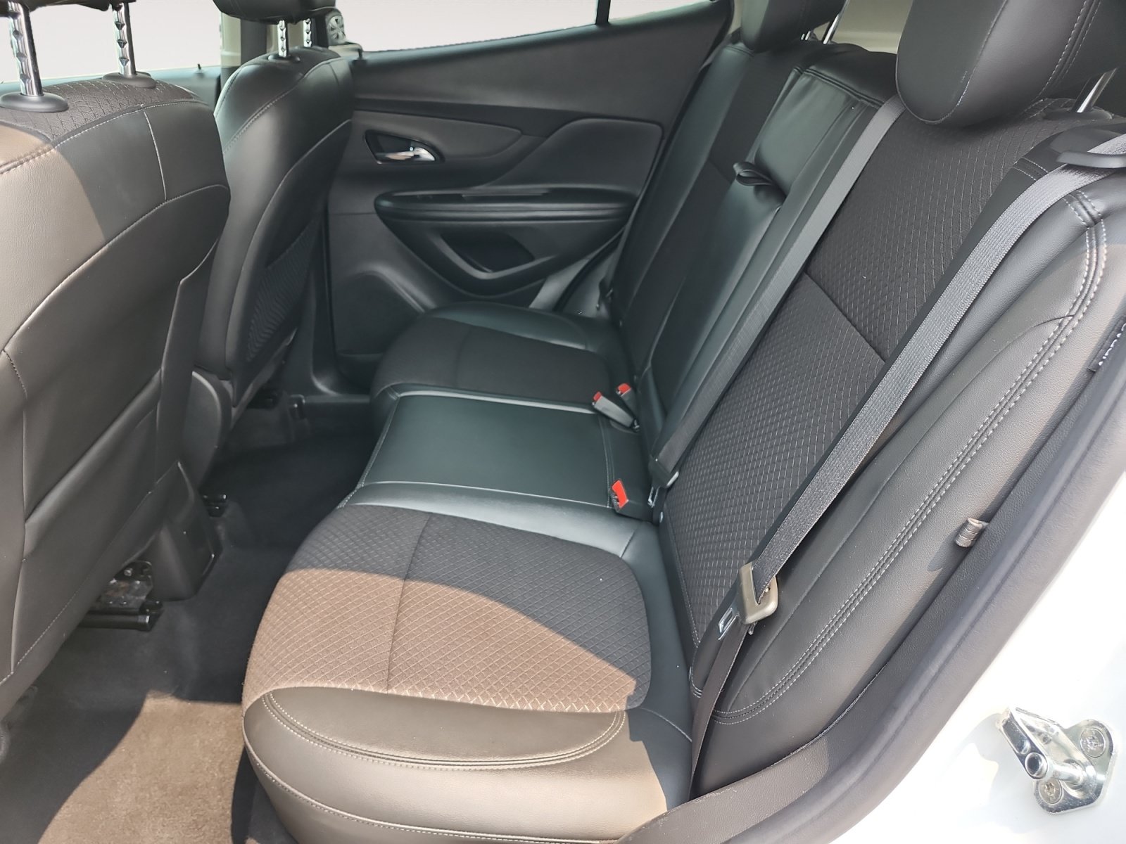 Used 2019 Buick Encore Sport Touring FWD image 14