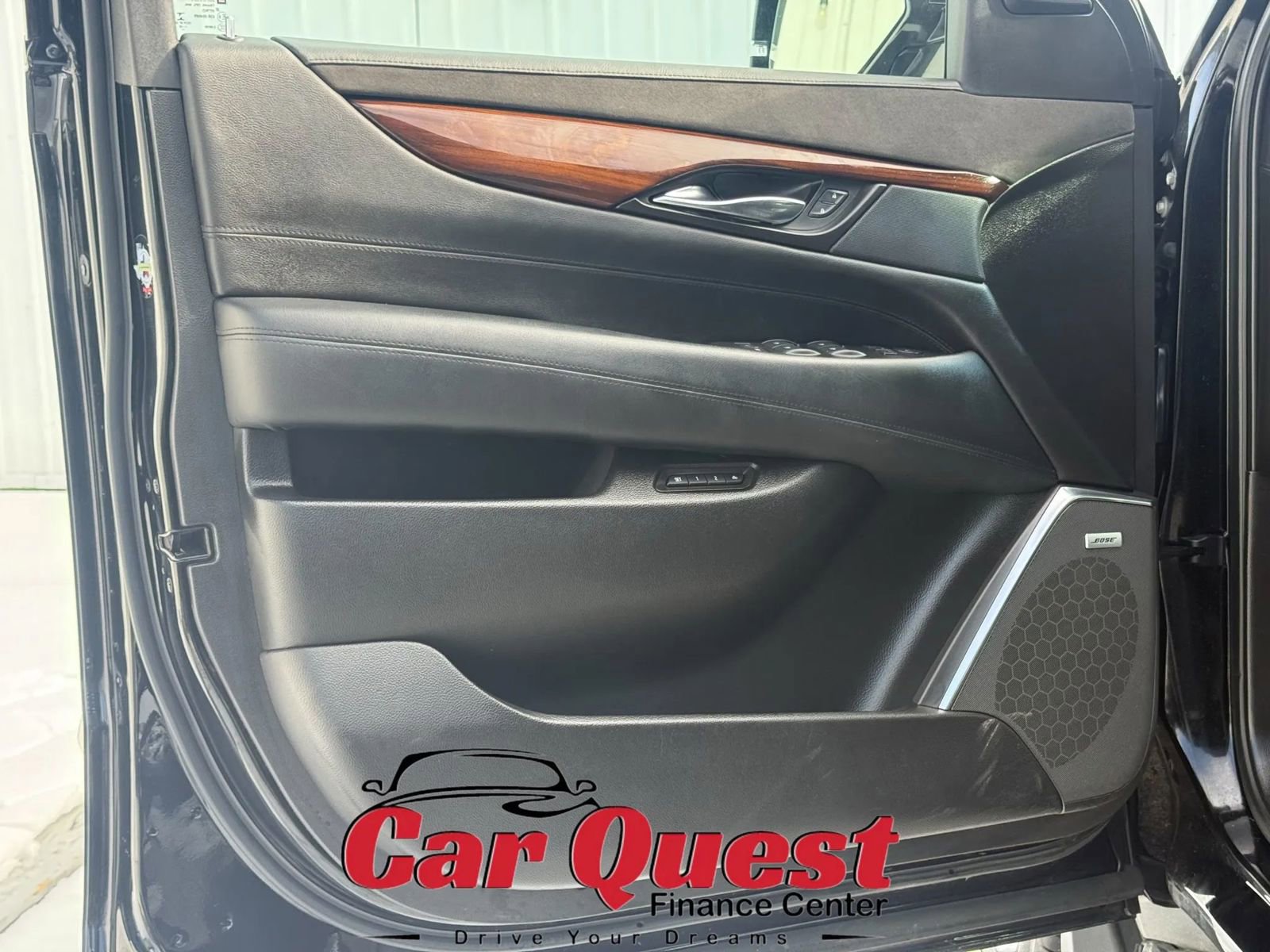 Used 2016 Cadillac Escalade Luxury image 10