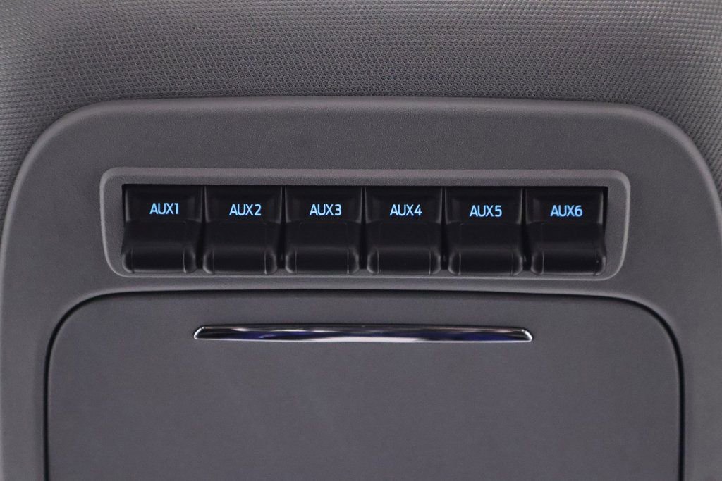 New 2026 Ford F250 Lariat w/ Black Appearance Package image 35