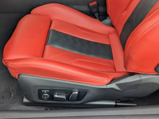 Used 2025 BMW M4 Coupe image 25