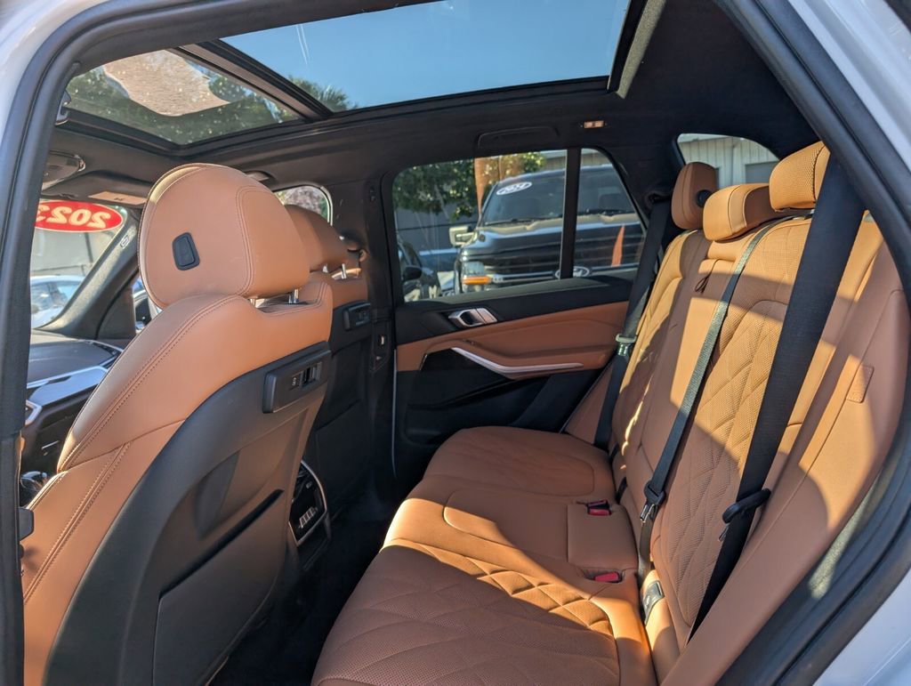 Used 2023 BMW X5 xDrive40i w/ Premium Package image 12